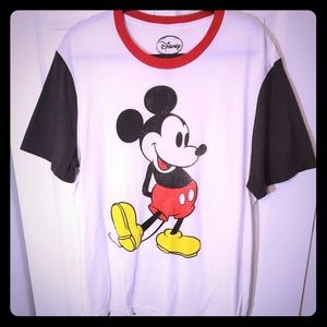 💕New Listing💕 Women's Mickey mouse t shirt